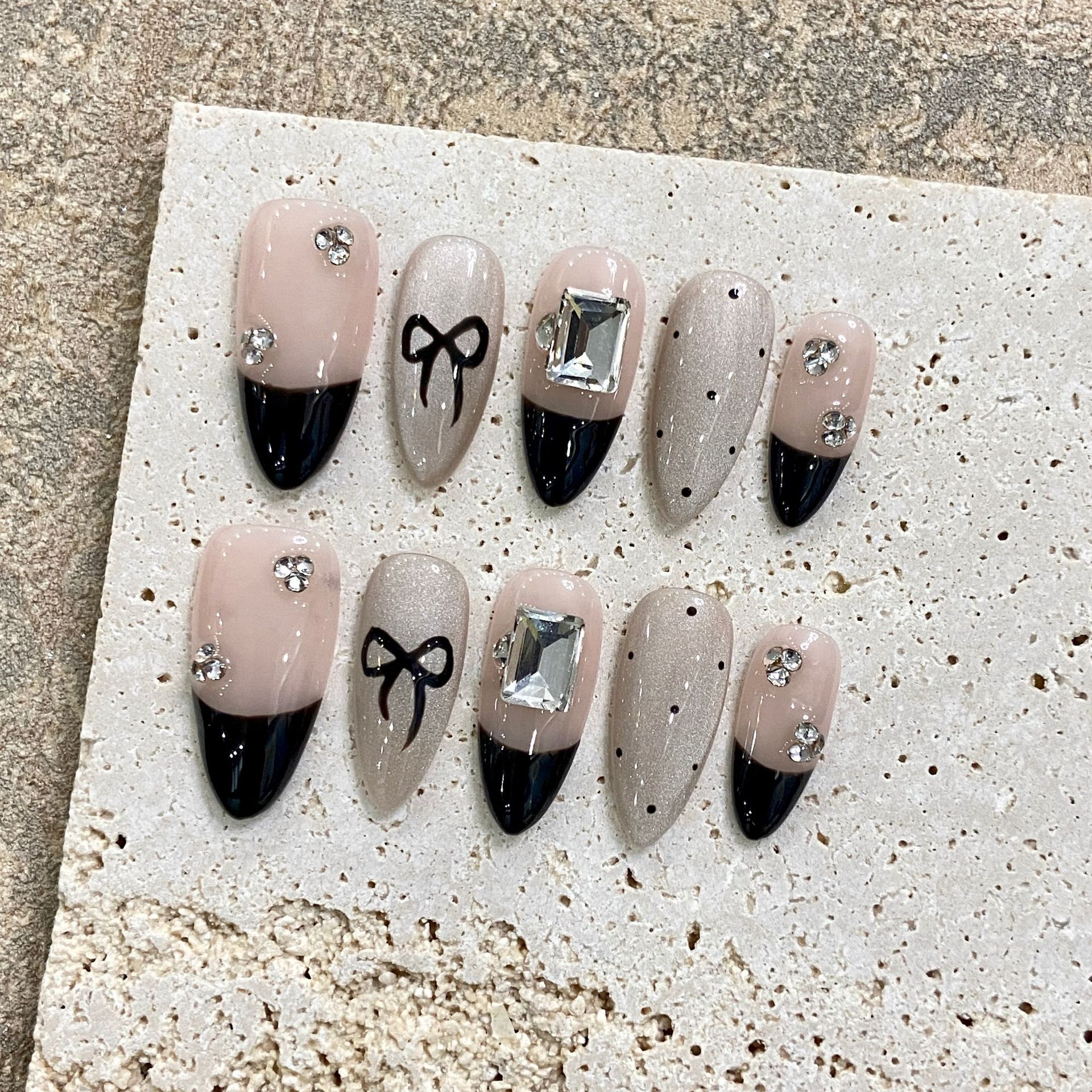 Handmade Press on Nails Black  - Resin Art And Deco recension och pris